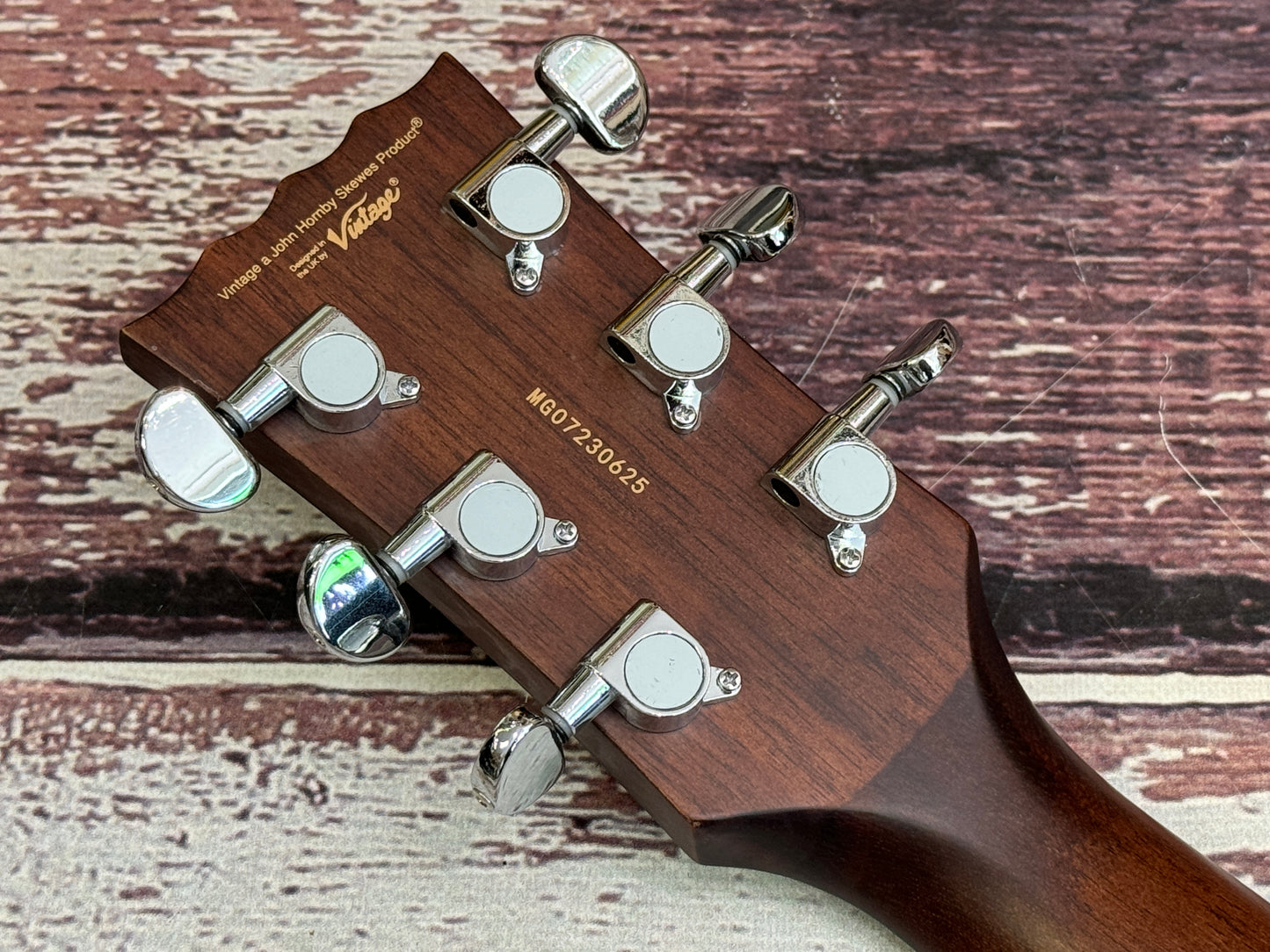 Vintage Mid Size Electro Acoustic VEC1900-SB