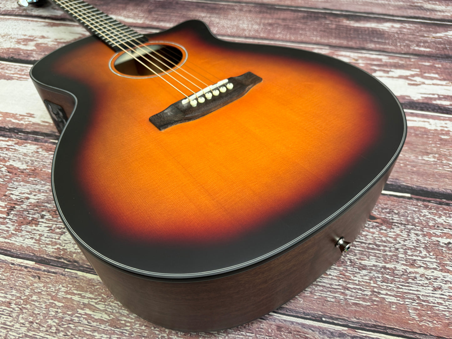 Vintage Mid Size Electro Acoustic VEC1900-SB