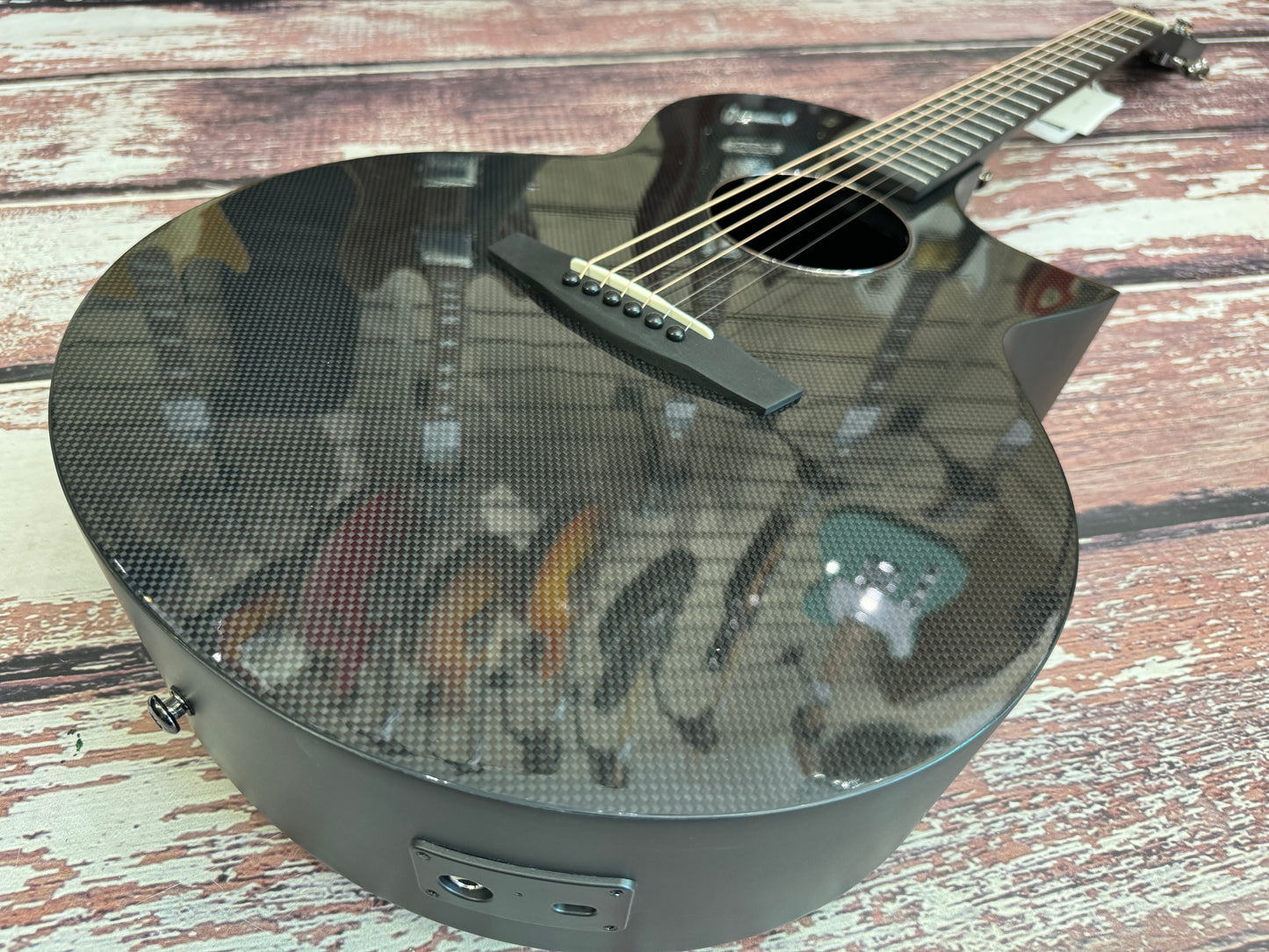 Enya X3 Pro Carbon electro with FX and padded bag.