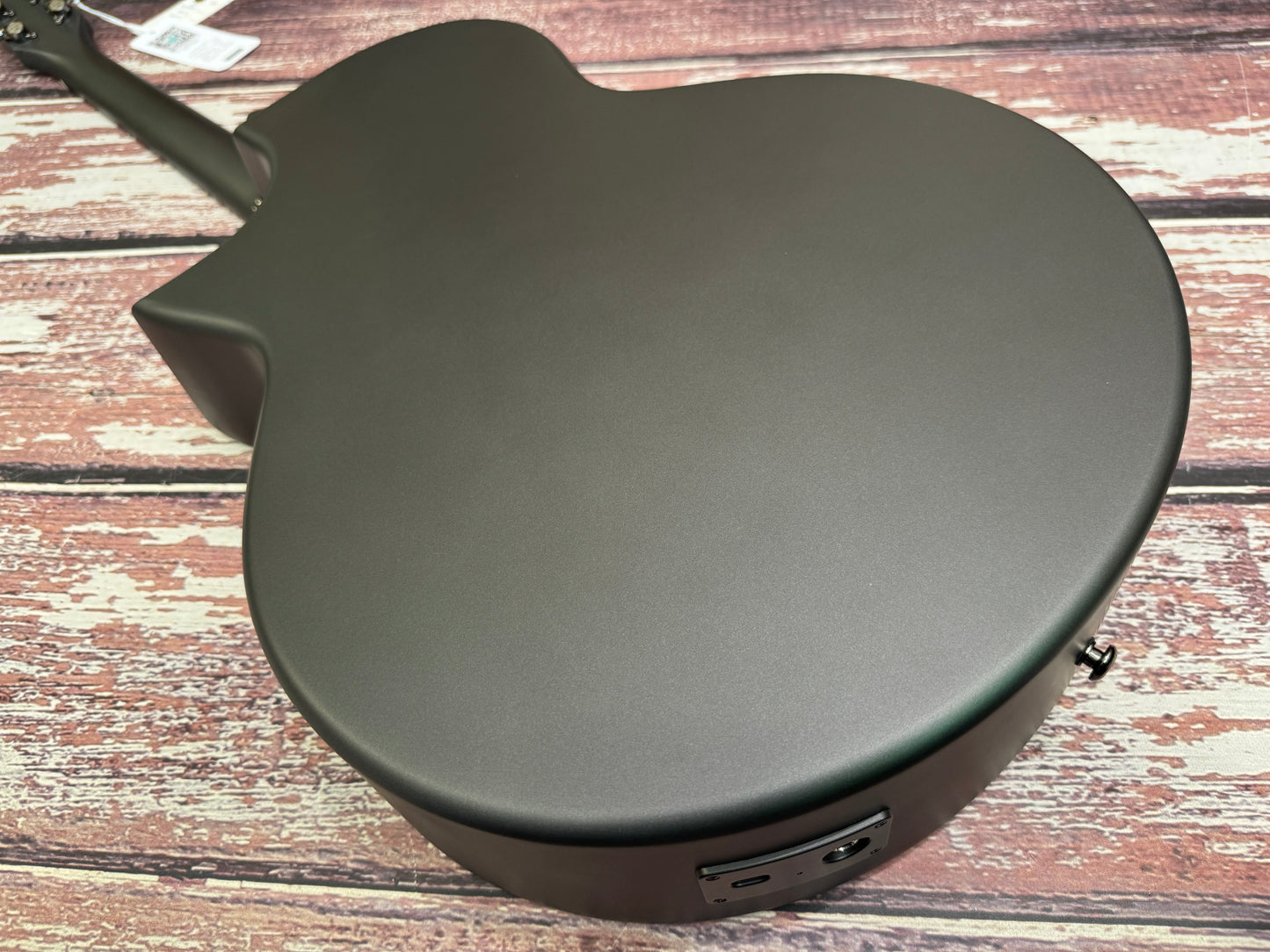 Enya X3 Pro Carbon electro with FX and padded bag.