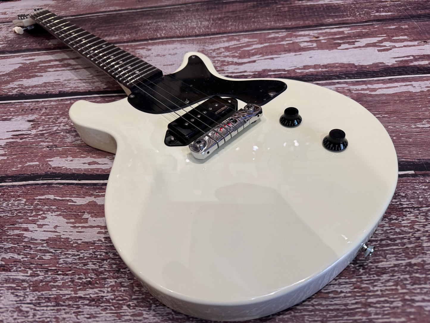 Vintage V130 DC P90 - vintage white - NOS