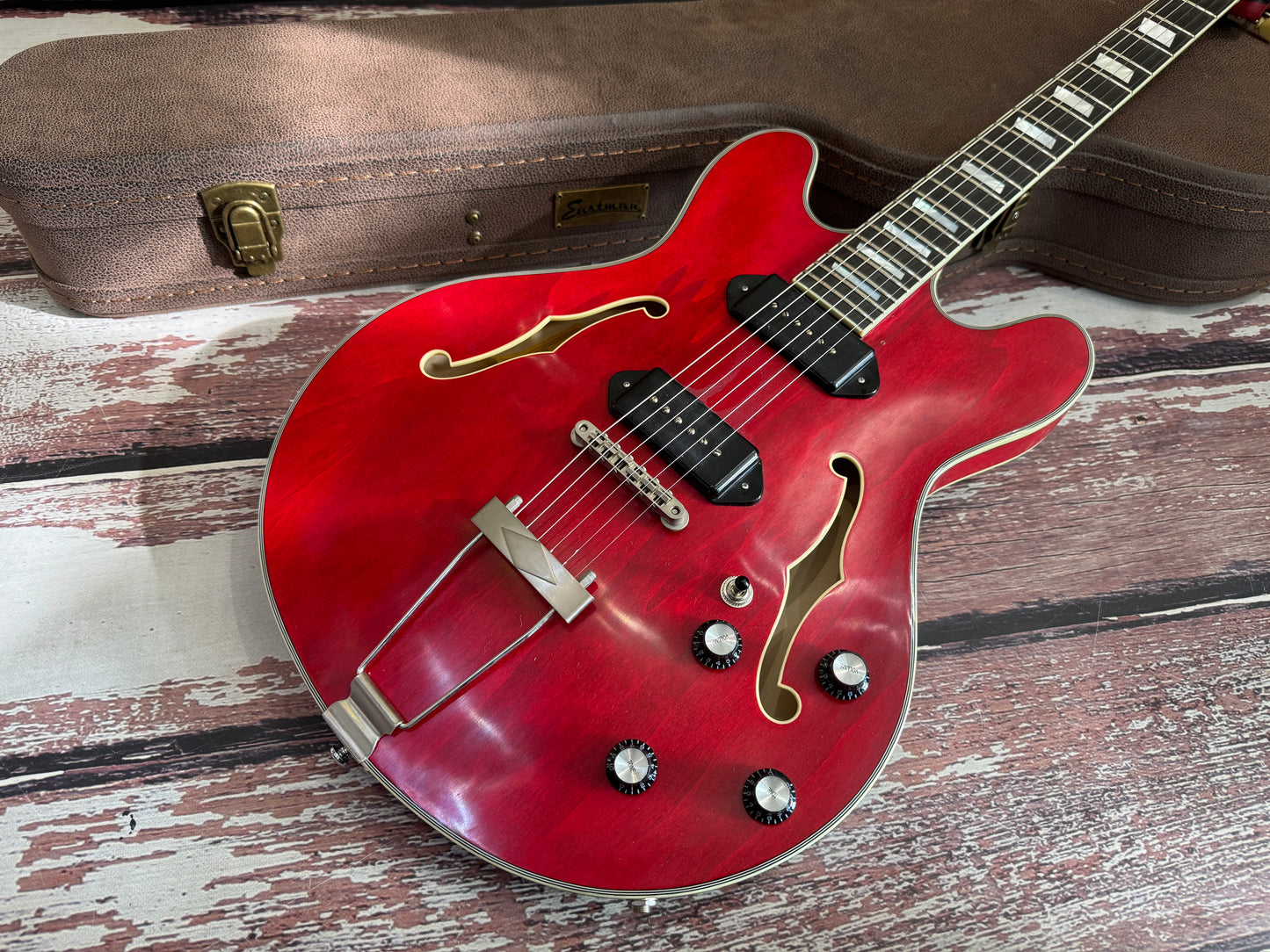 Eastman T64 TV-T Vintage Red - Minor B stock