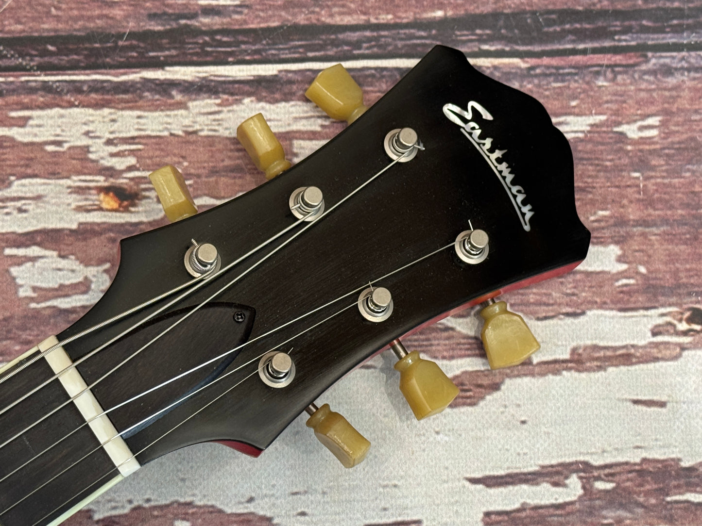 Eastman T64 TV-T Vintage Red - Minor B stock