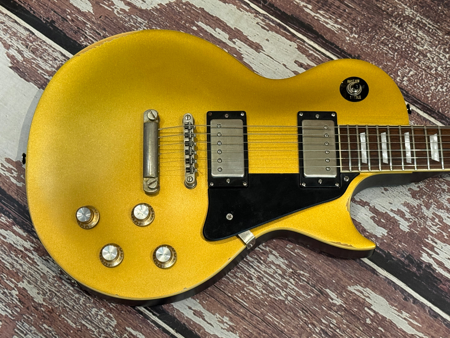Vintage V100 Gold Top relic series LP