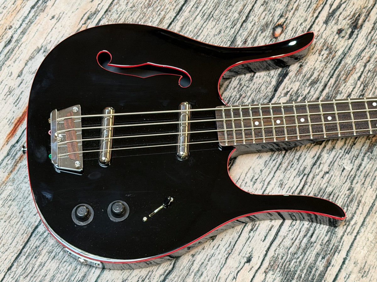 Danelectro Long Horn, Short Scale Bass
