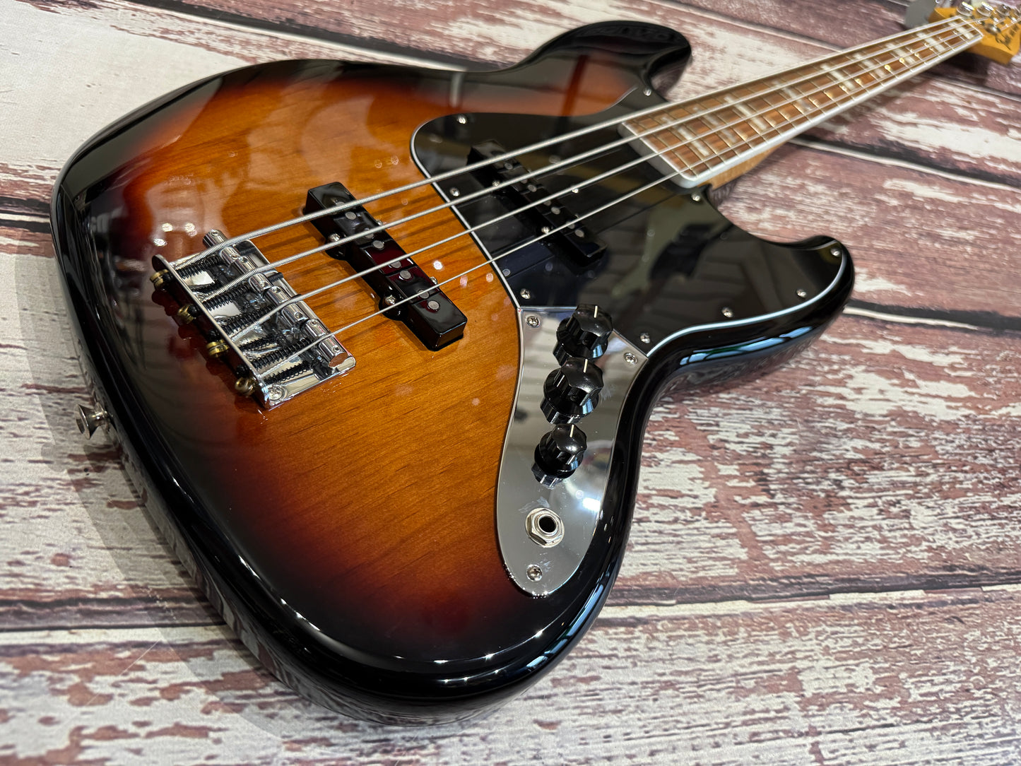 Fender Vintera 70's Jazz Bass 2022