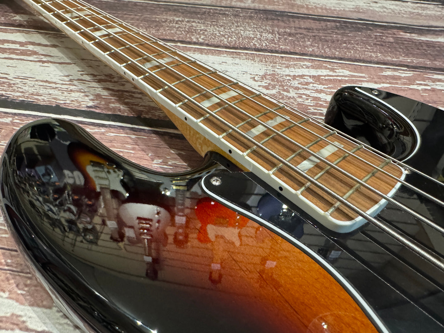 Fender Vintera 70's Jazz Bass 2022