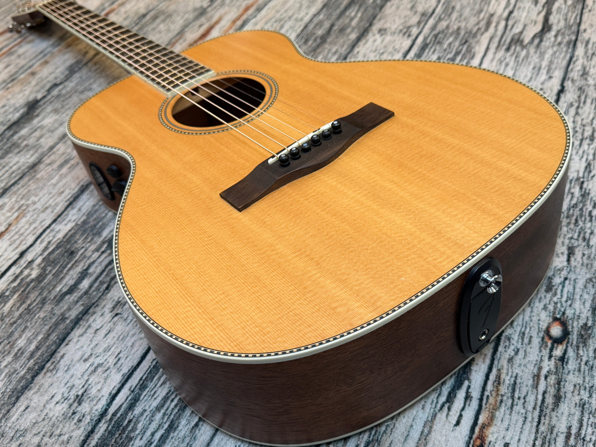 Fender Paramount Parlour/Travel electro - PMTE With hard case