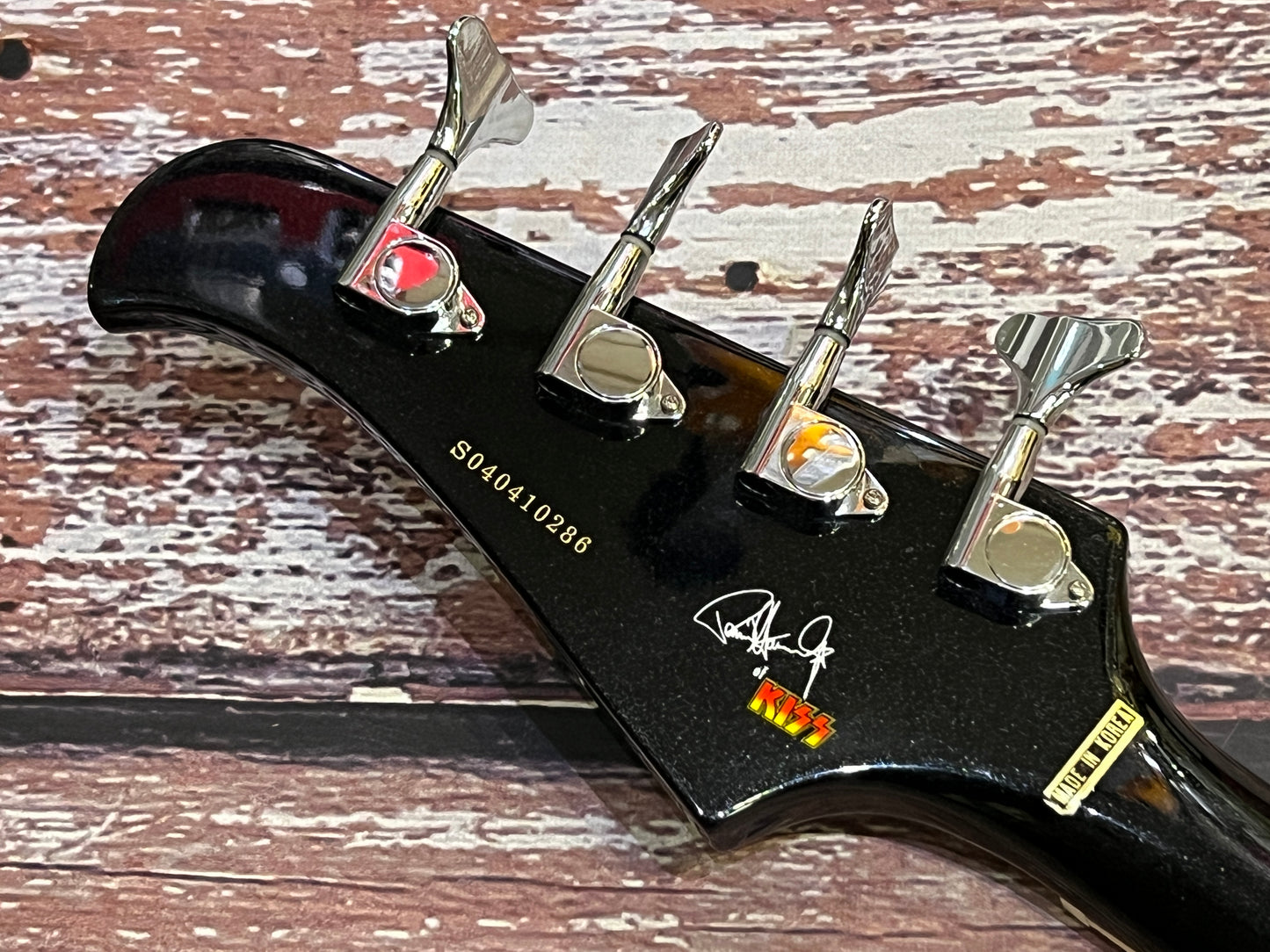 Silvertone Paul Stanley Apocalypse bass