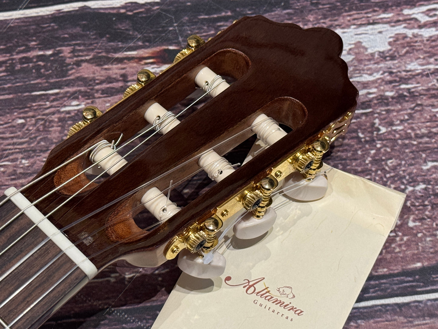 Altamira N100 Canadian Cedar solid top