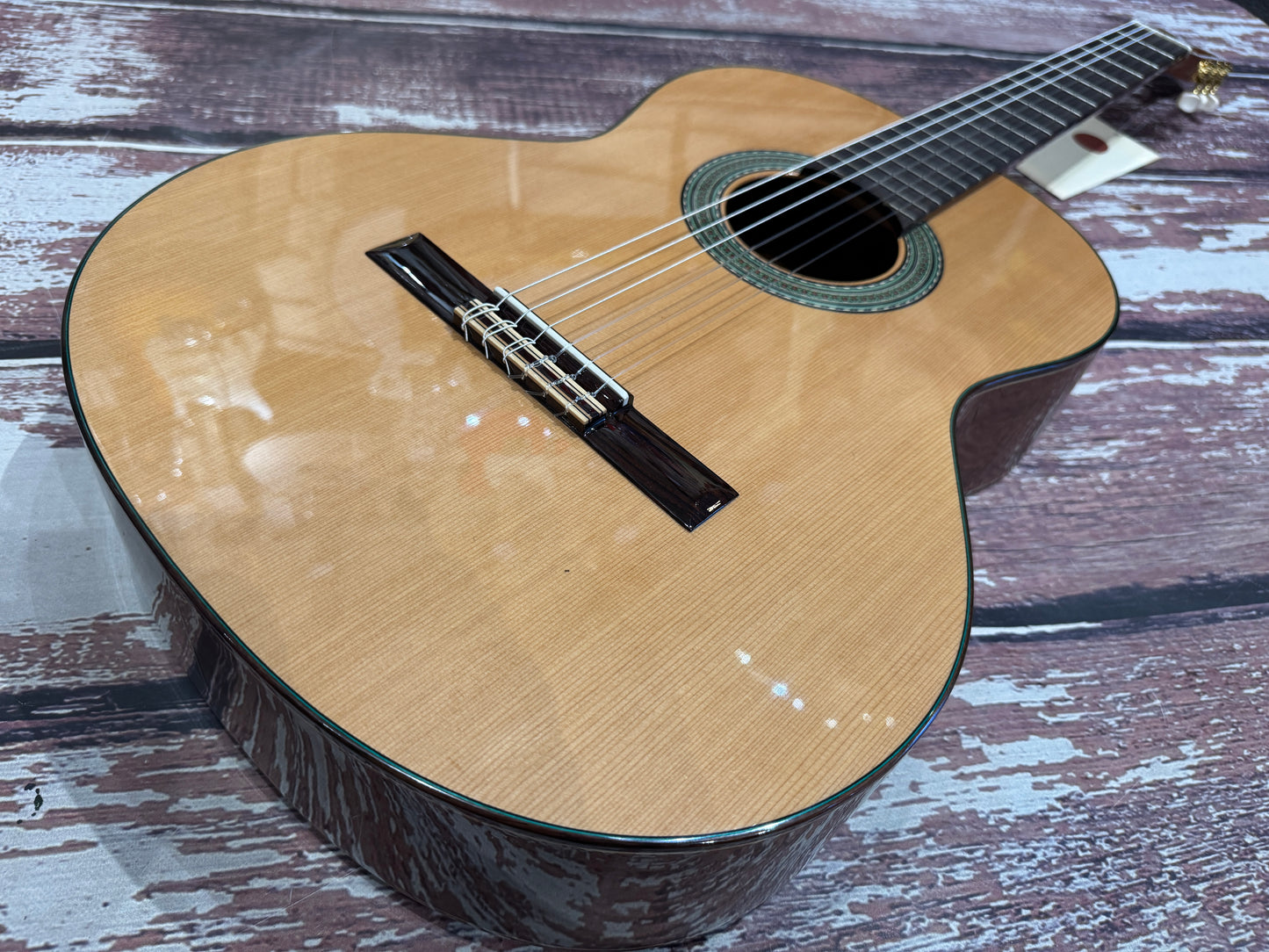 Altamira N200 - Solid Red Cedar top 4/4 Classical