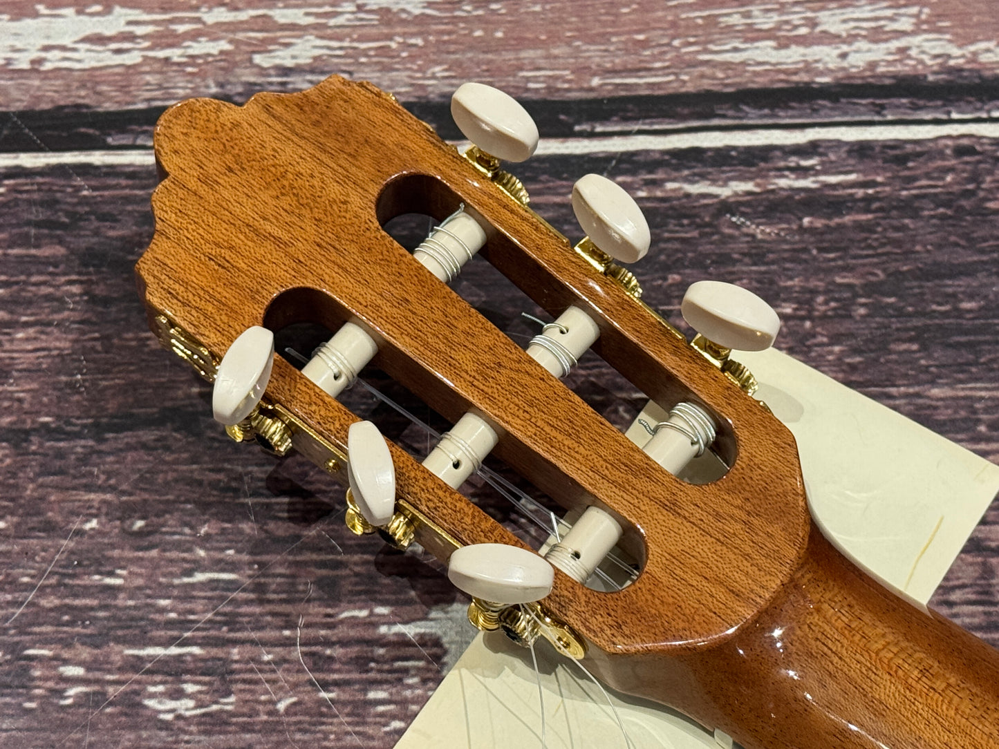 Altamira N200 - Solid Red Cedar top 4/4 Classical