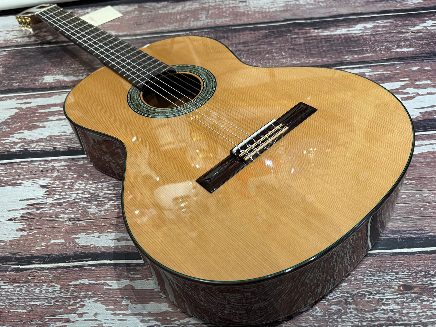 Altamira N200 - Solid Red Cedar top 4/4 Classical