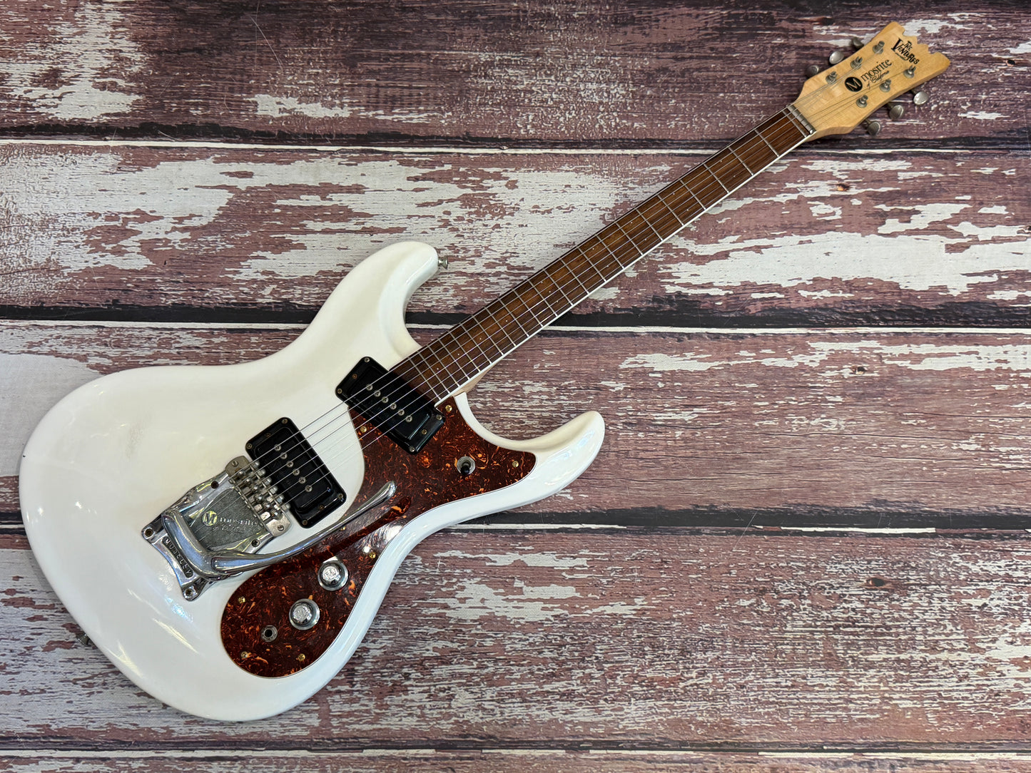 The Ventures '65 reissue Mosrite 90's Japanese Kurokumo.