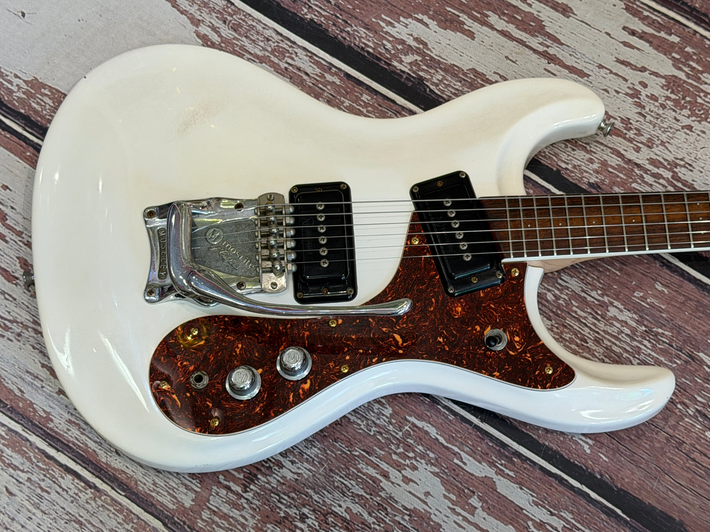 The Ventures '65 reissue Mosrite 90's Japanese Kurokumo.