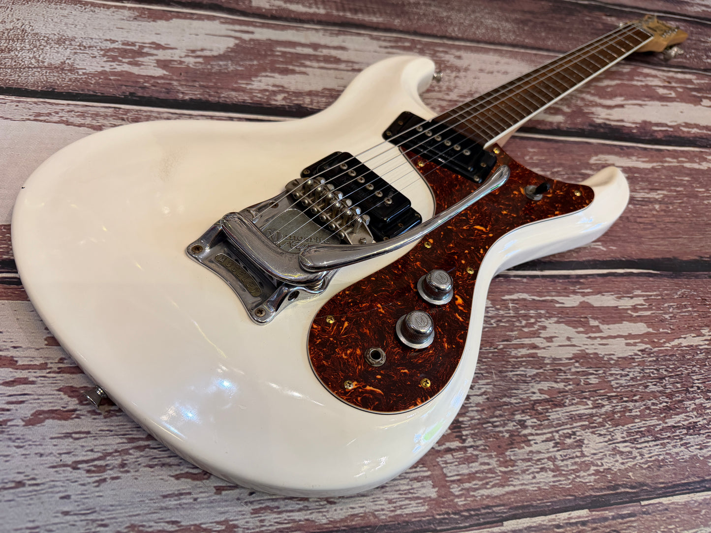 The Ventures '65 reissue Mosrite 90's Japanese Kurokumo.