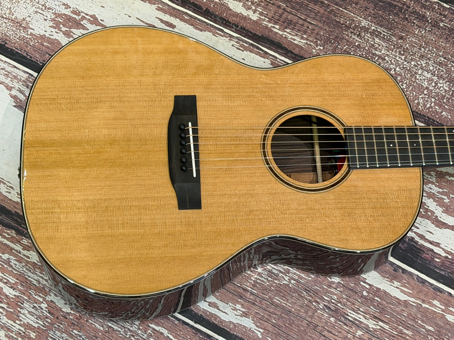 Auden - Artist Series Julia Rosewood Cedar Full Body Electro acoustic - All solid
