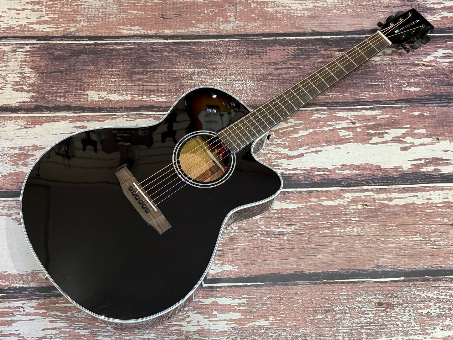 Auden - Black Austin Mahogany Spruce Cut Electro acoustic - All solid.