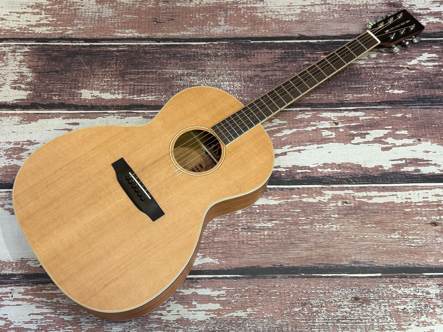 Auden Neo Series All solid Chester - Cedar / Mahogany Full Body electro acoustic