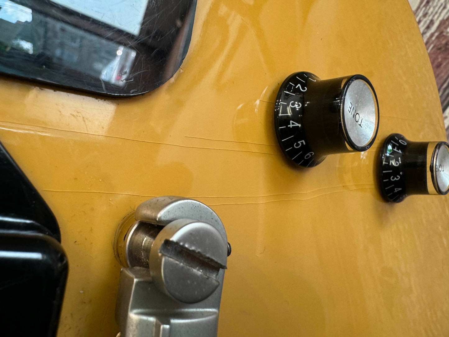 Gibson Les Paul Junior TV Yellow and case