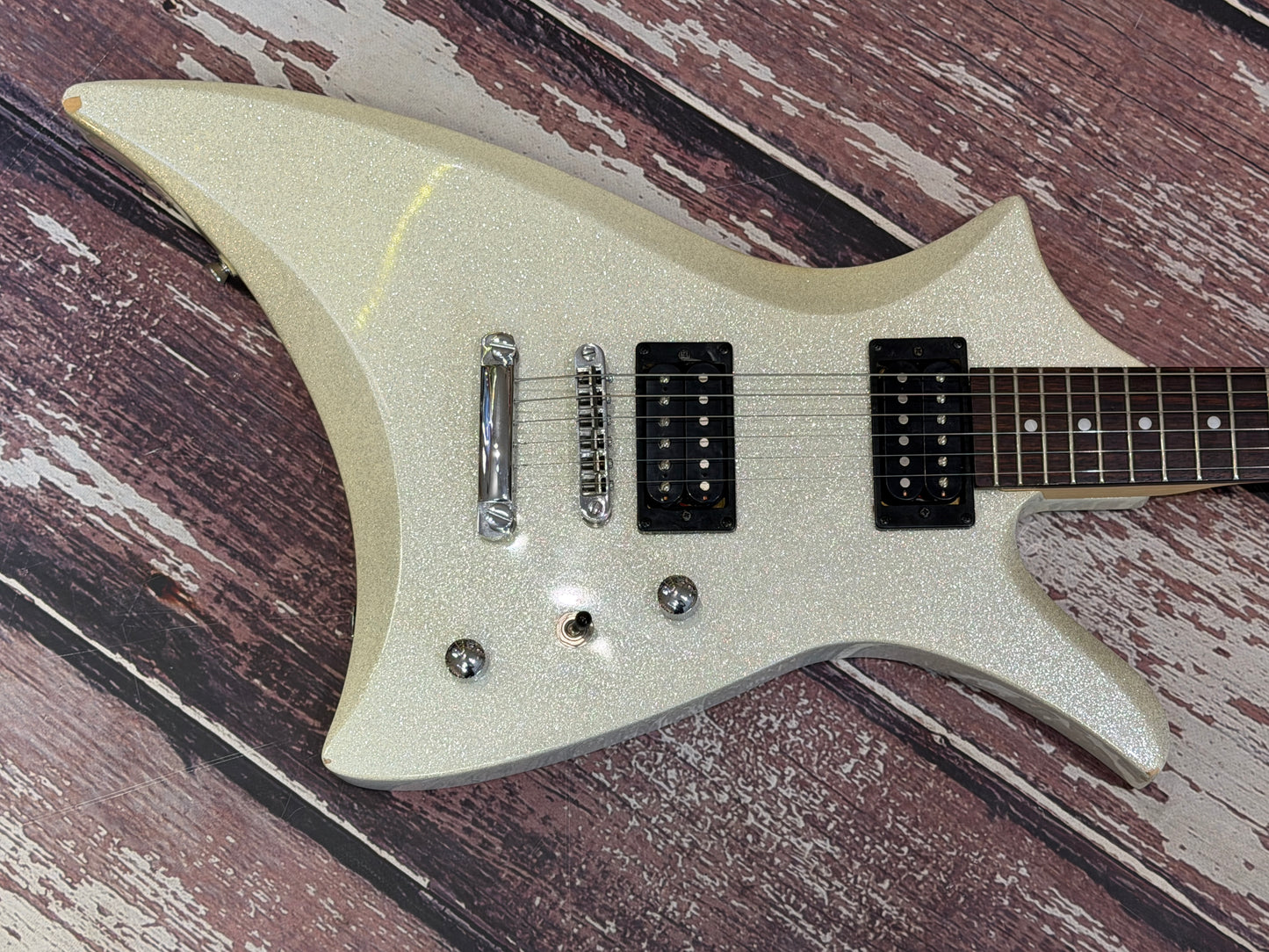 Cruiser by Crafter RG600 white pearl