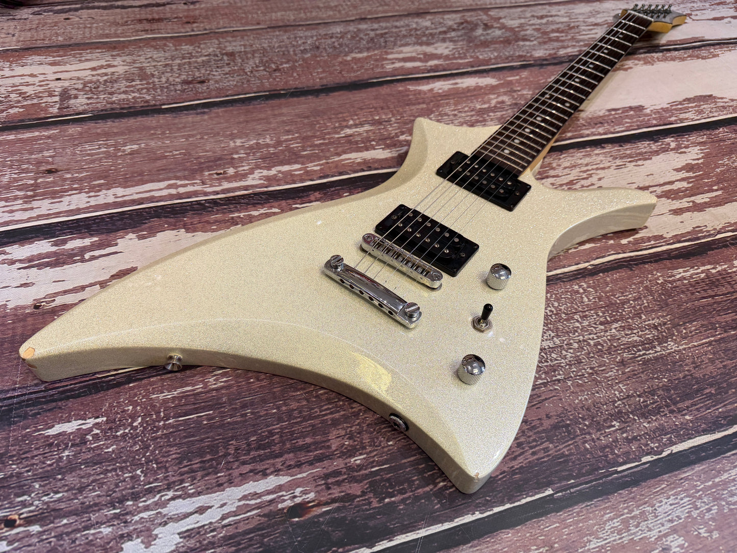 Cruiser by Crafter RG600 white pearl