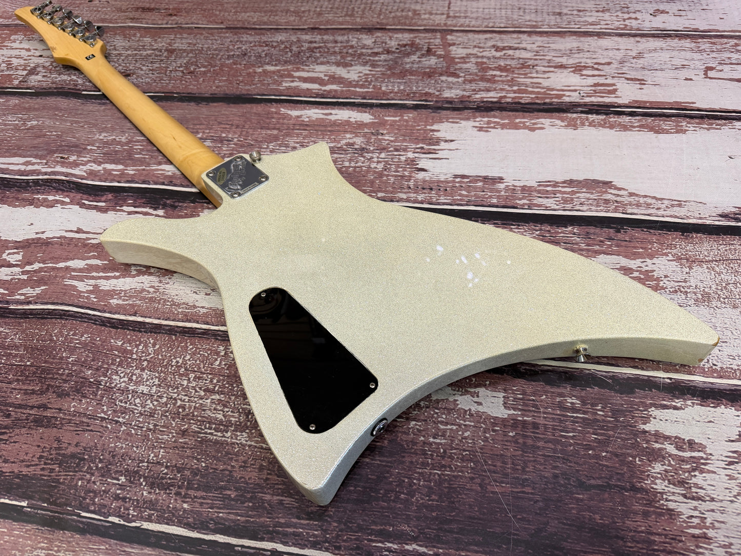 Cruiser by Crafter RG600 white pearl