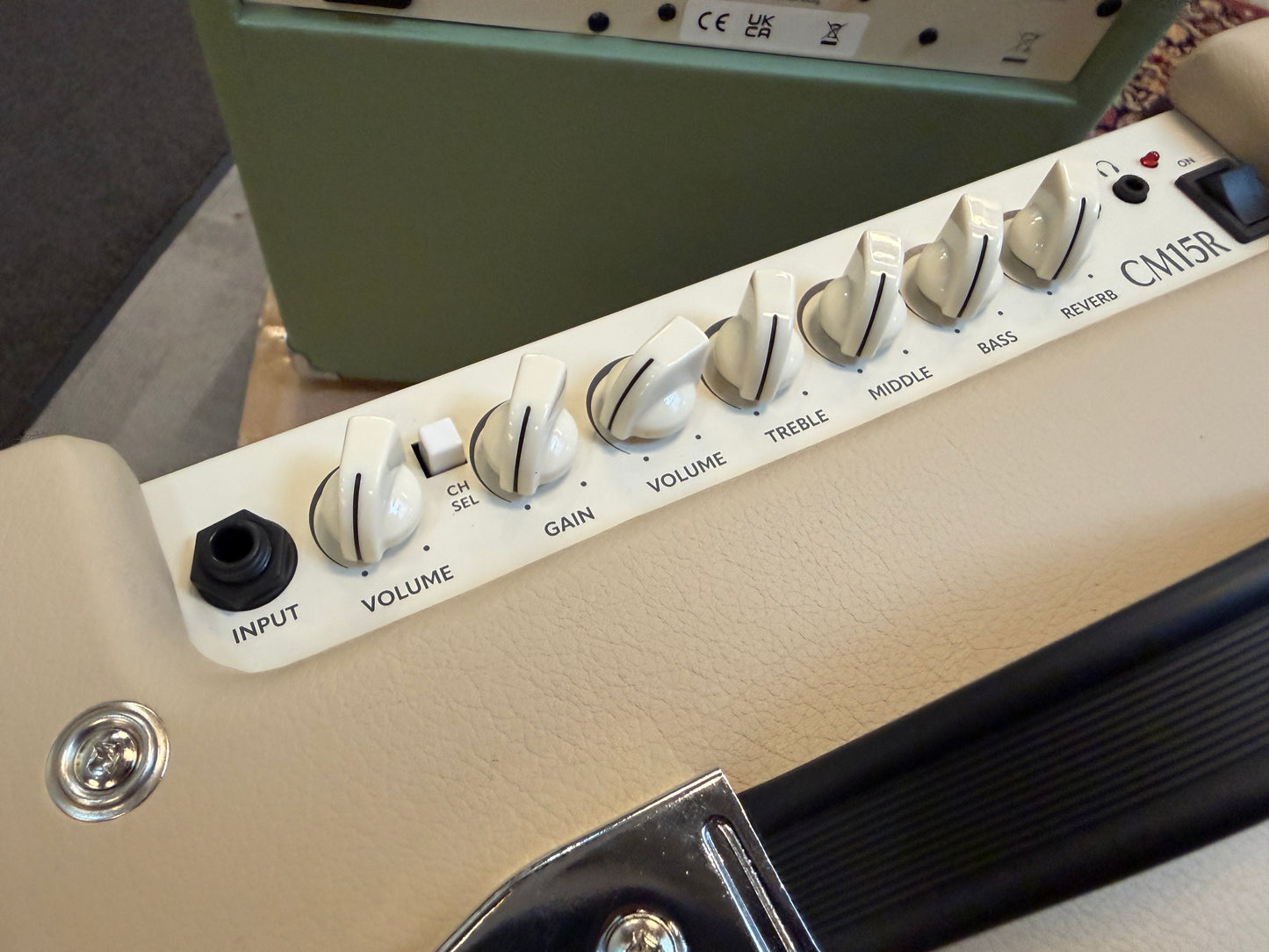 Cort CM15R Electric guitar practice amplifier Cream
