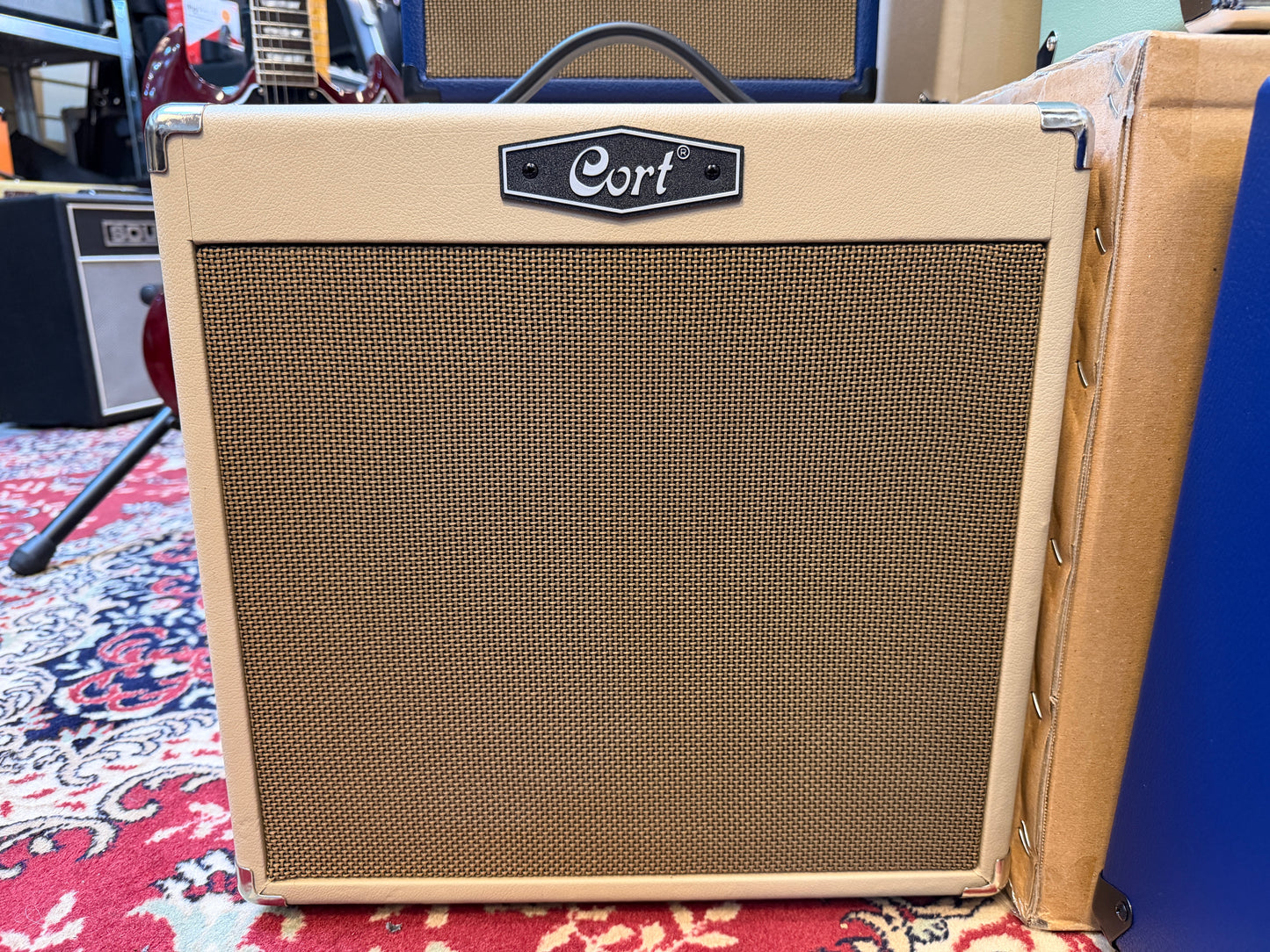Cort CM30R Electric guitar practice amplifier Cream