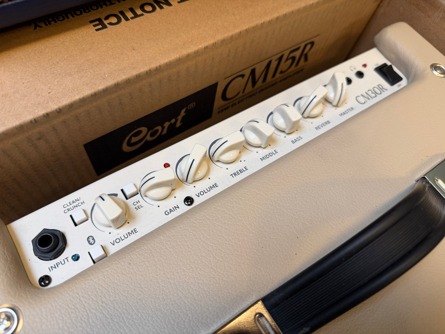 Cort CM30R Electric guitar practice amplifier Cream
