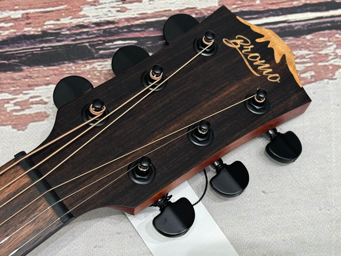 Bromo Tahoma series BAT4CE Solid Top electro acoustic