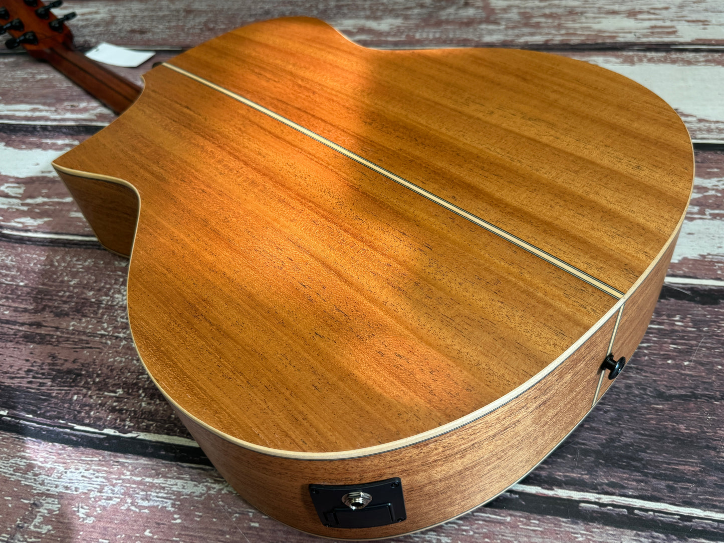 Bromo Tahoma series BAT4CE Solid Top electro acoustic