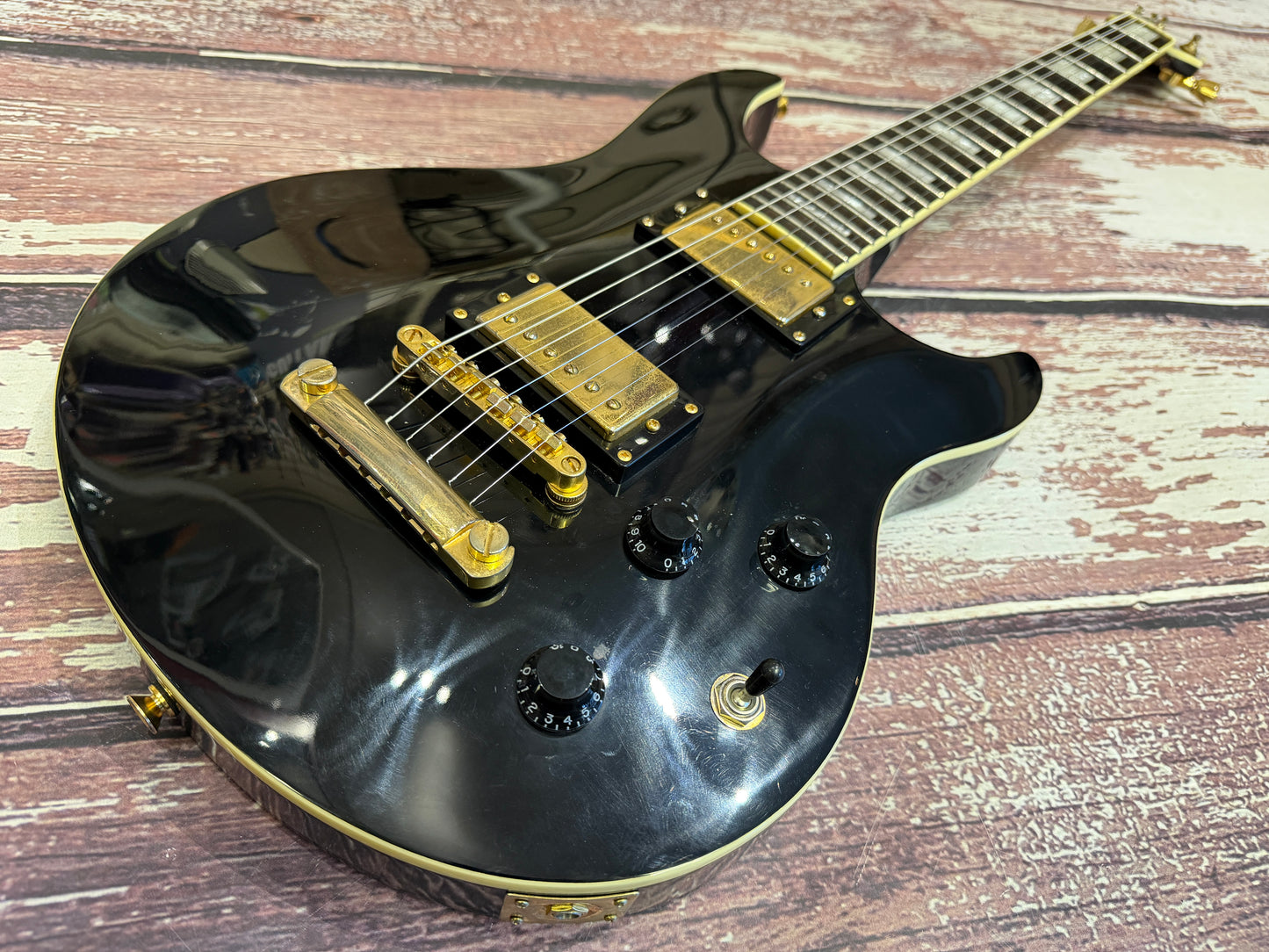 Peavey HP Signature Black & Gold
