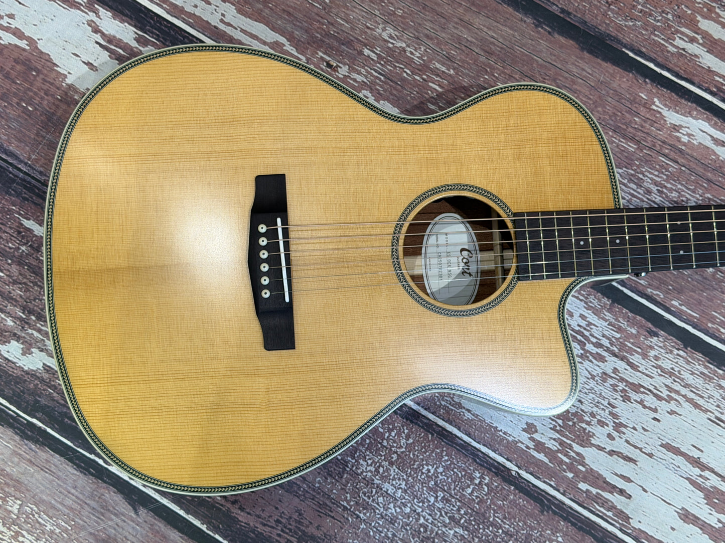 Cort Essence Series Electro Acoustic - Fishman - Natural