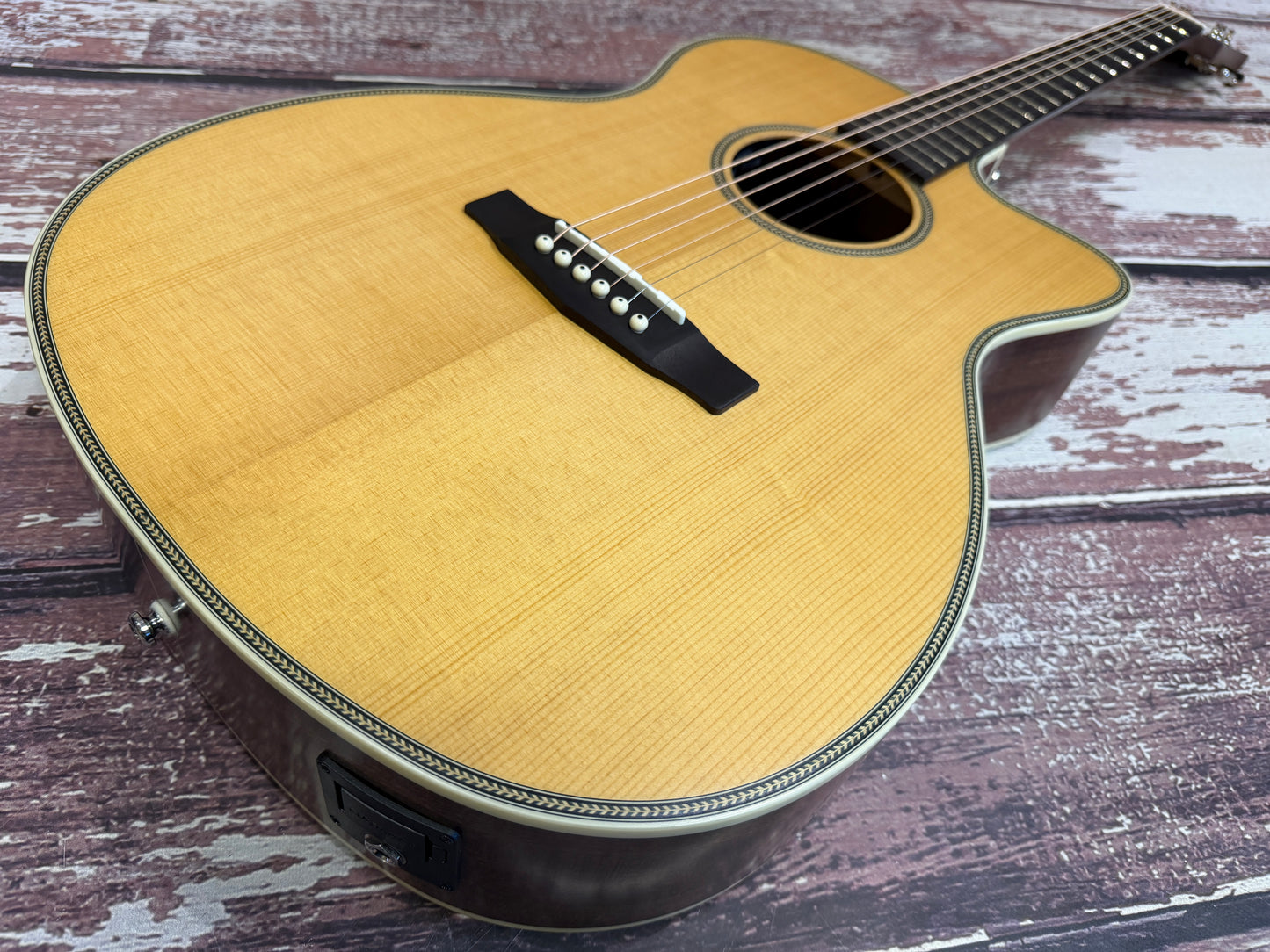 Cort Essence Series Electro Acoustic - Fishman - Natural