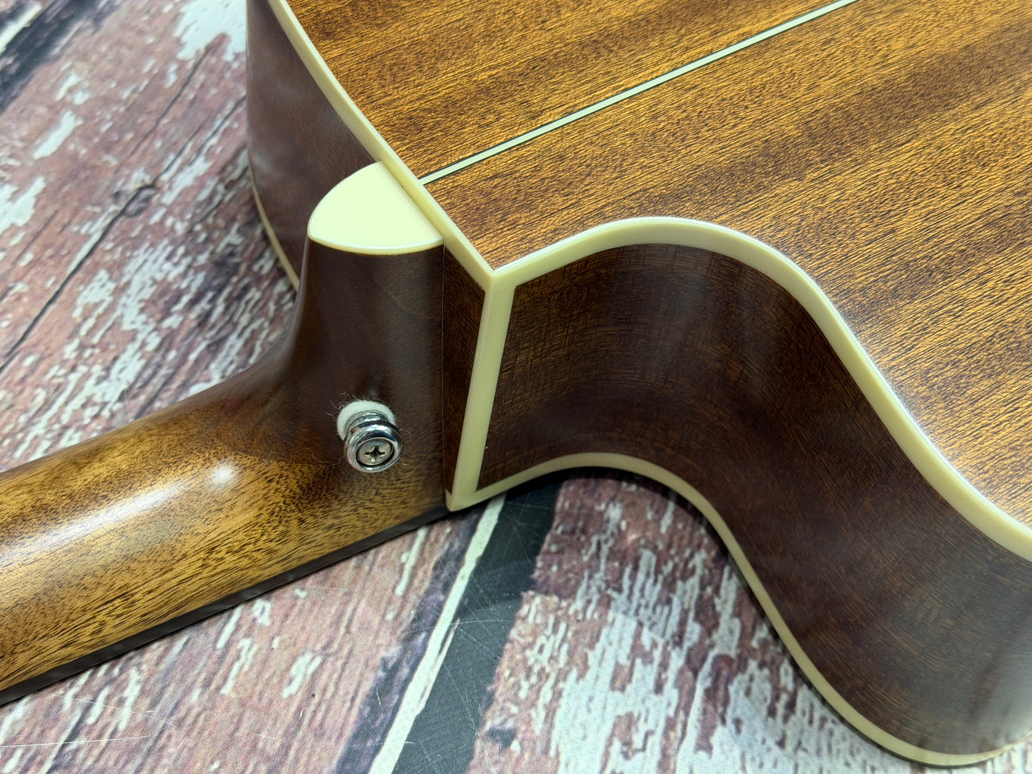 Cort Essence Series Electro Acoustic - Fishman - Natural