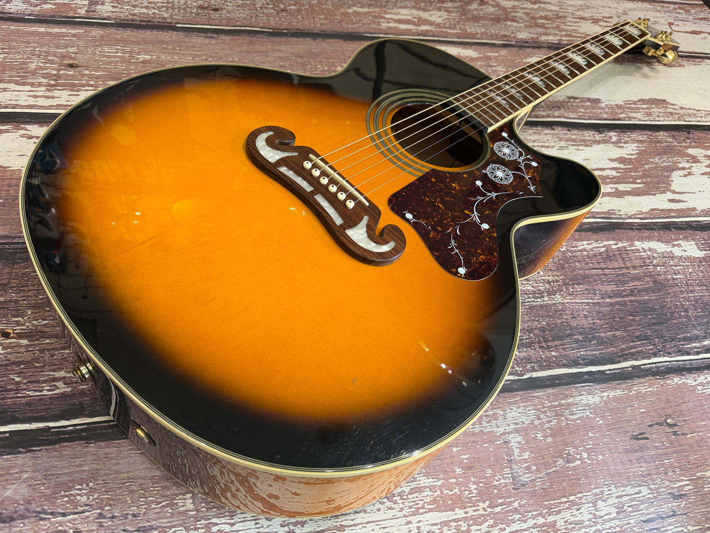 Epiphone EJ200CE Jumbo stereo twin pickups