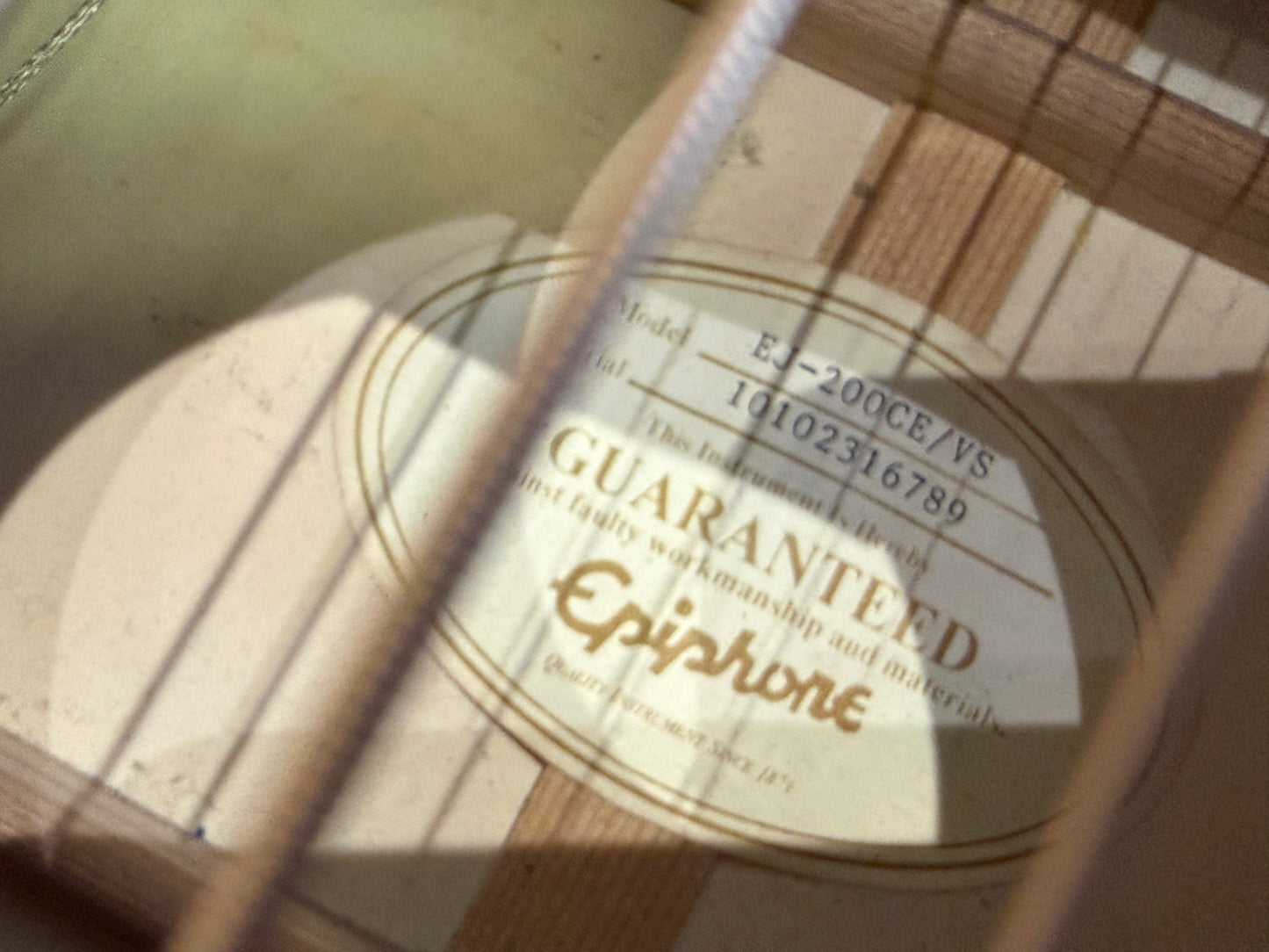 Epiphone EJ200CE Jumbo stereo twin pickups