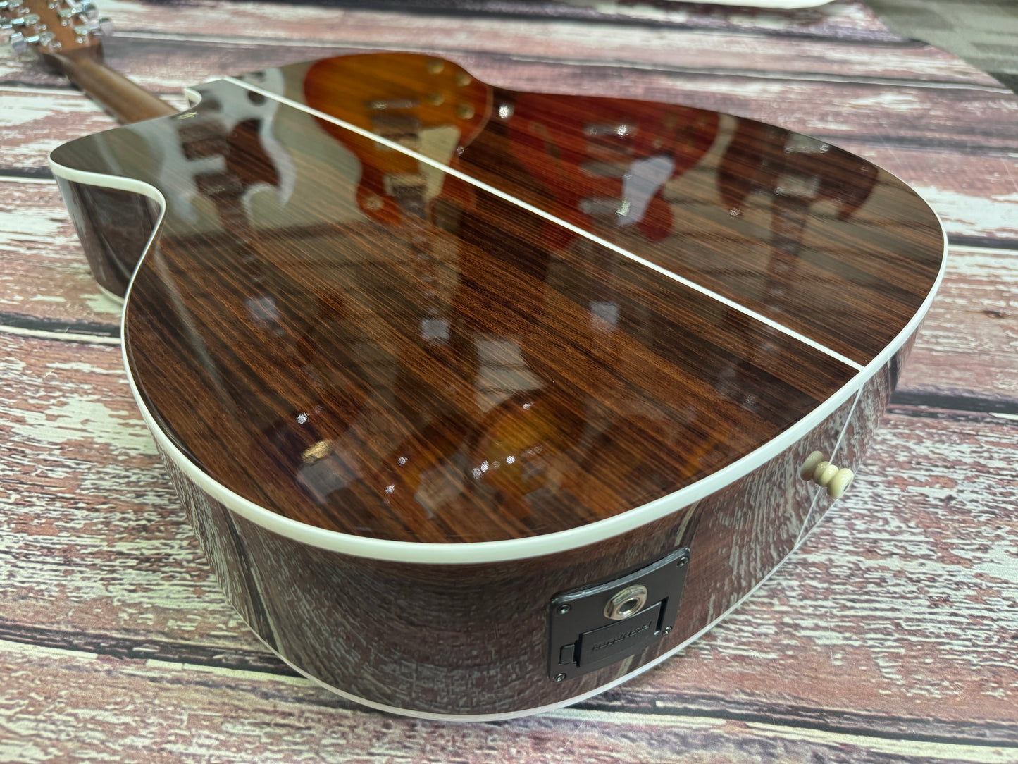 Sigma (Martin) OMTC-1E-SB cutaway electro acosutic