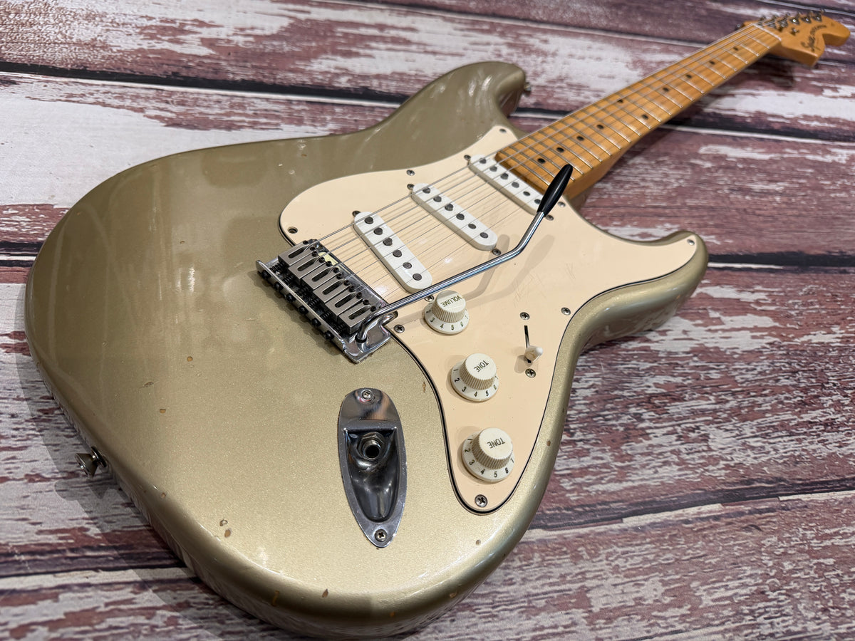Squier Standard Series Stratocaster - Shoreline Gold "Roadworn"