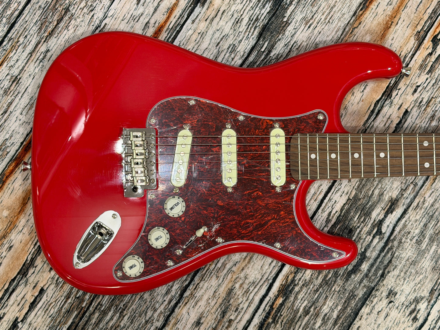 Vintage V60 Coaster S-Style electric guitar RED - STARTER PACK