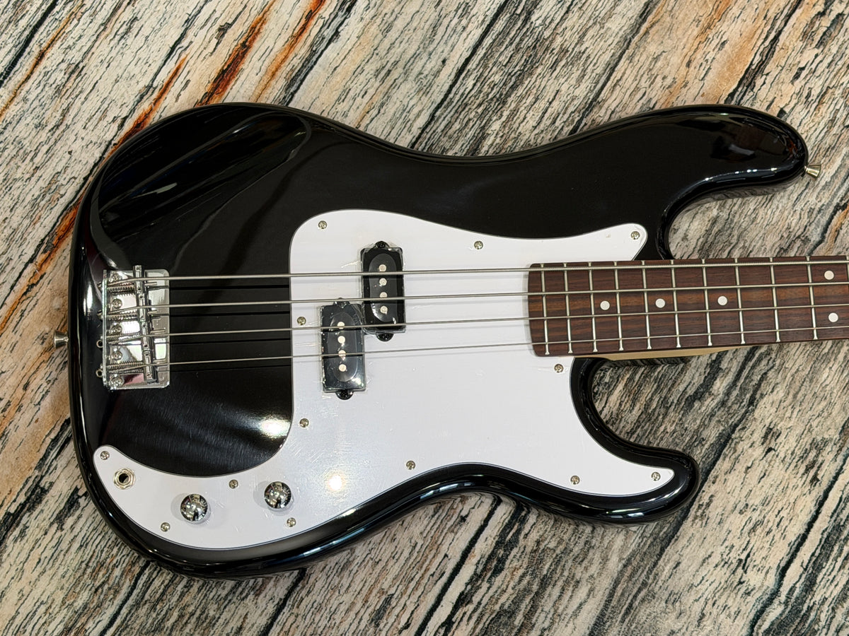 Aria STB P-Bass Style Rosewood neck - Black