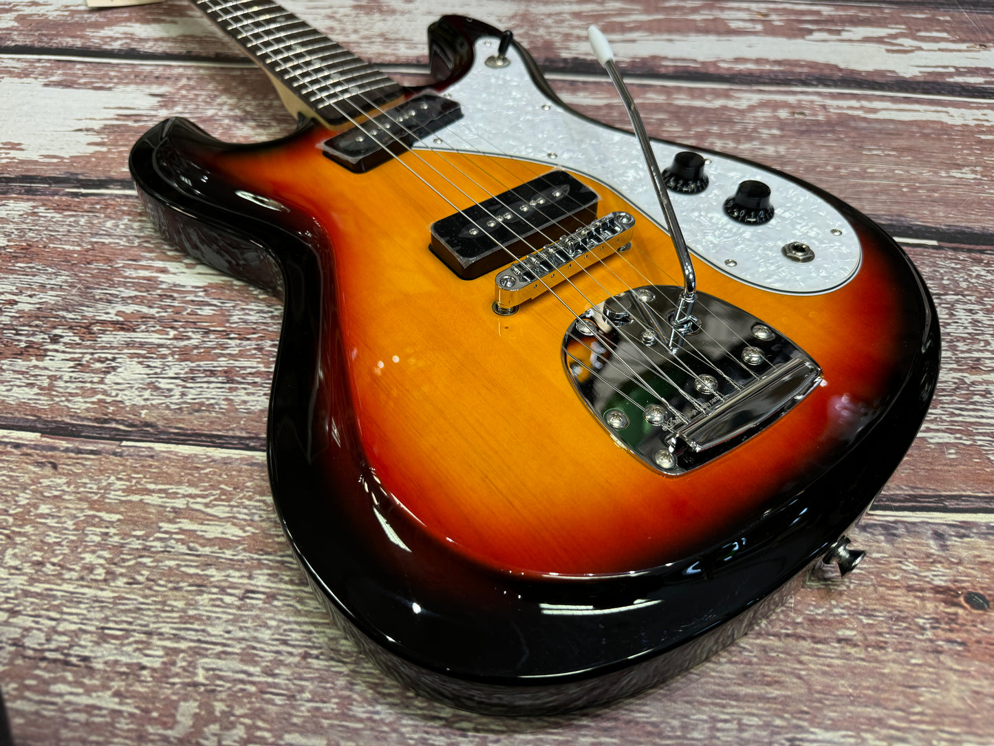 Aria DM-01 Sunburst. B-Stock