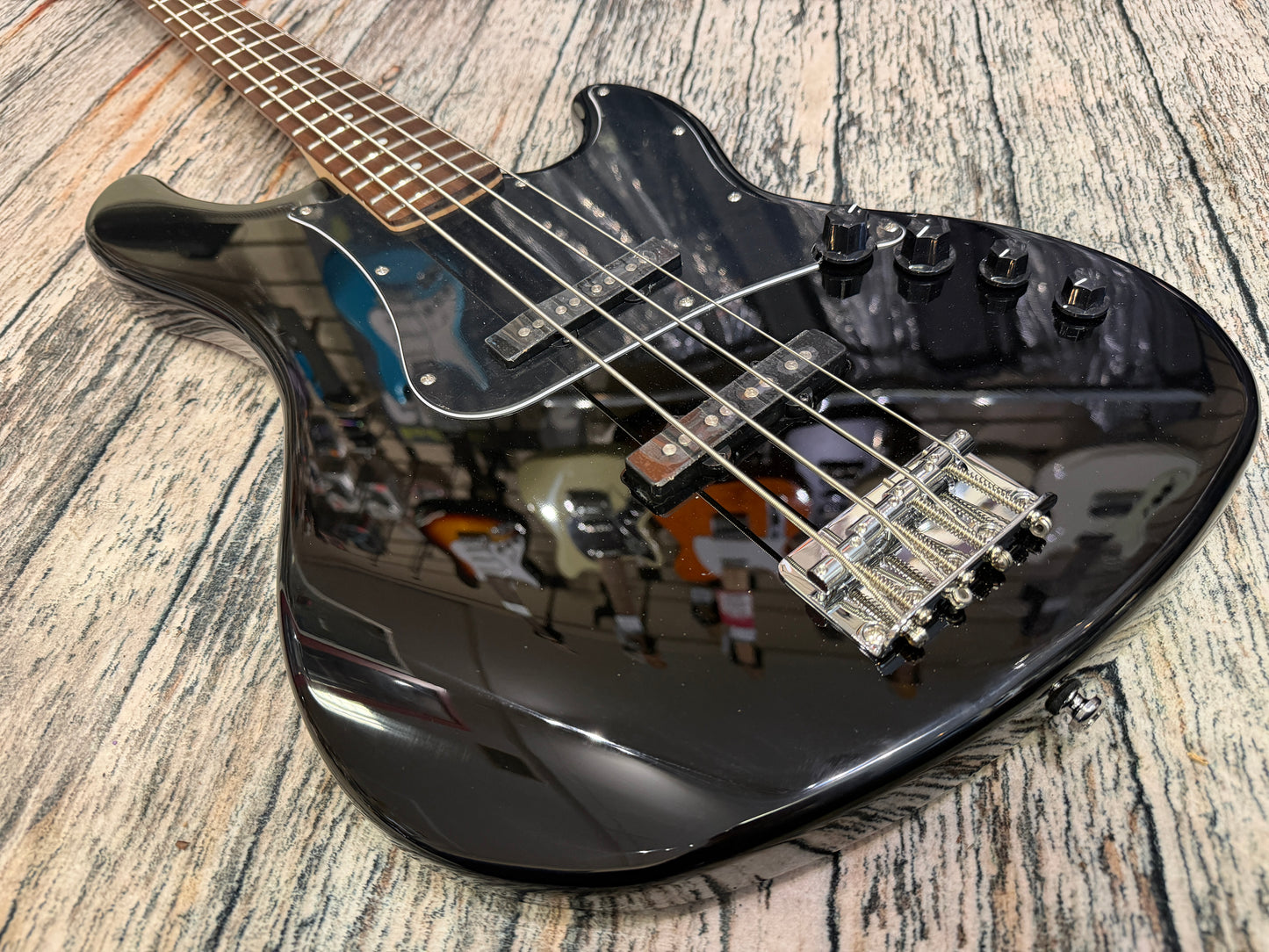 Cort GB34JJ Active bass