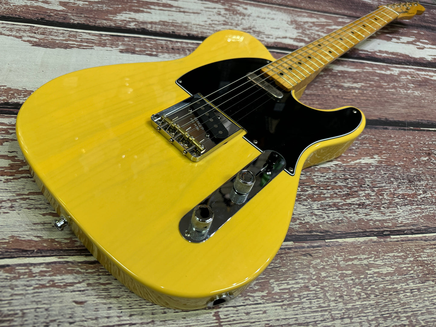 Fender Baja Telecaster "S1" switching, butterscotch.