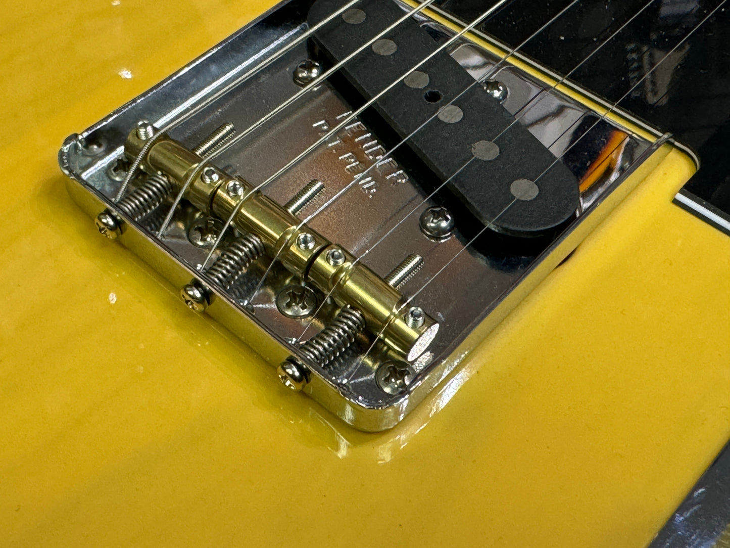 Fender Baja Telecaster "S1" switching, butterscotch.