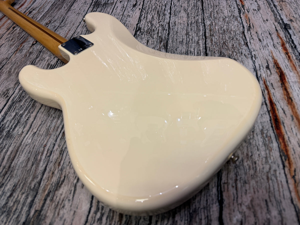 Fender Standard Precision Bass - Vintage White - 2009 Mexico