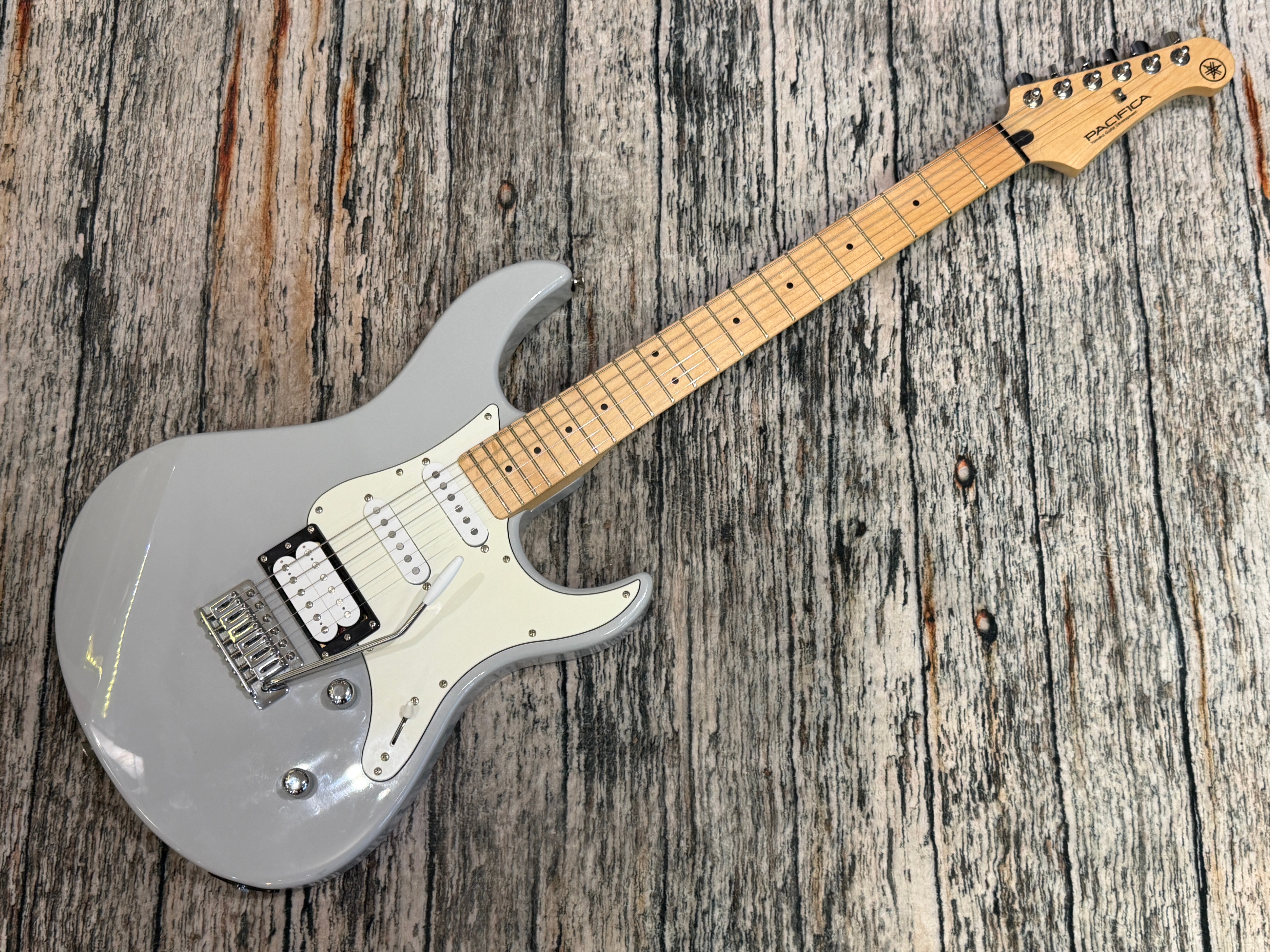 Yamaha Pacifica PAC 112VM – Badlands Guitars Limited