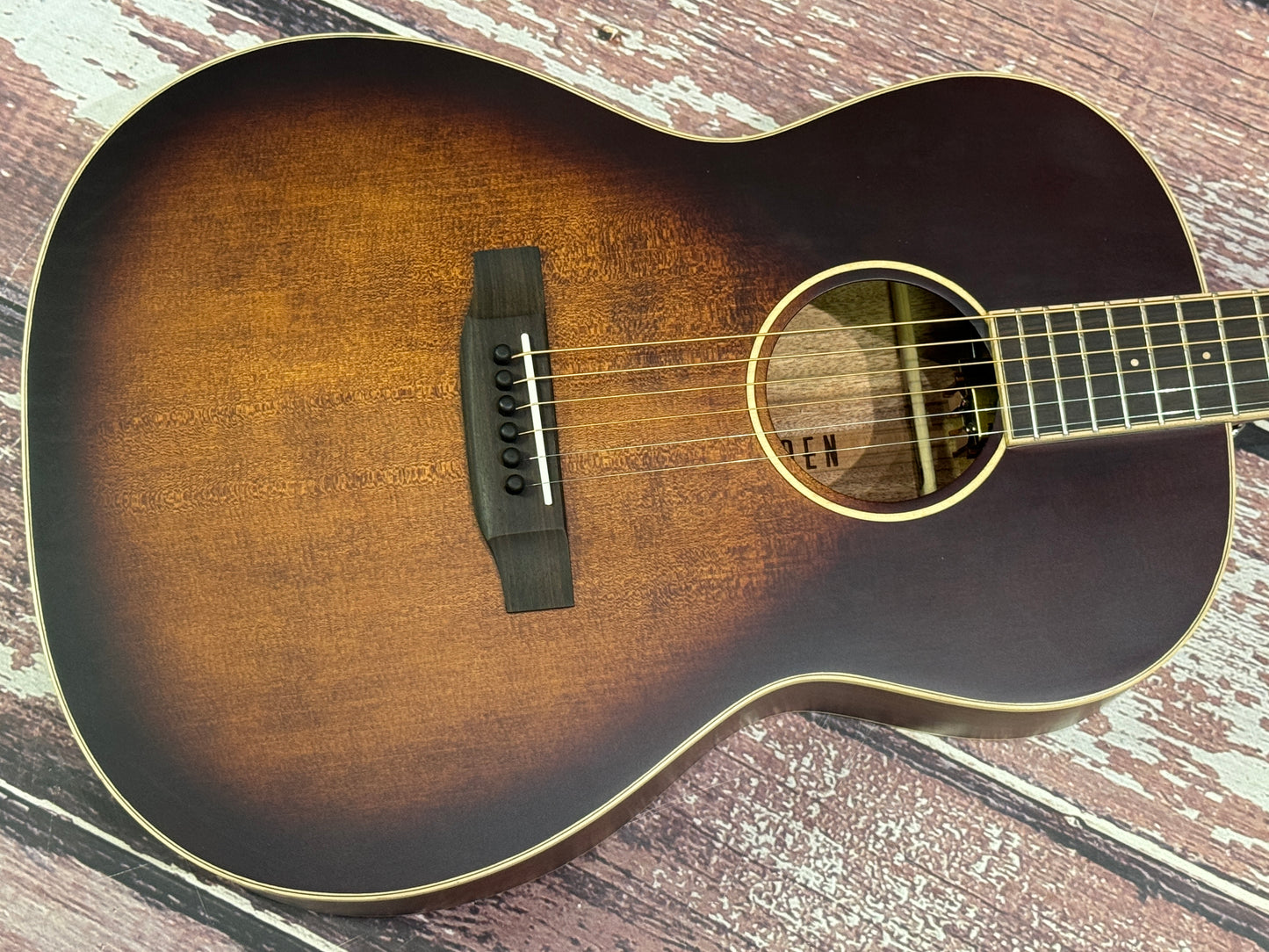 Auden Julia Tobacco series Electro with Deluxe hard case