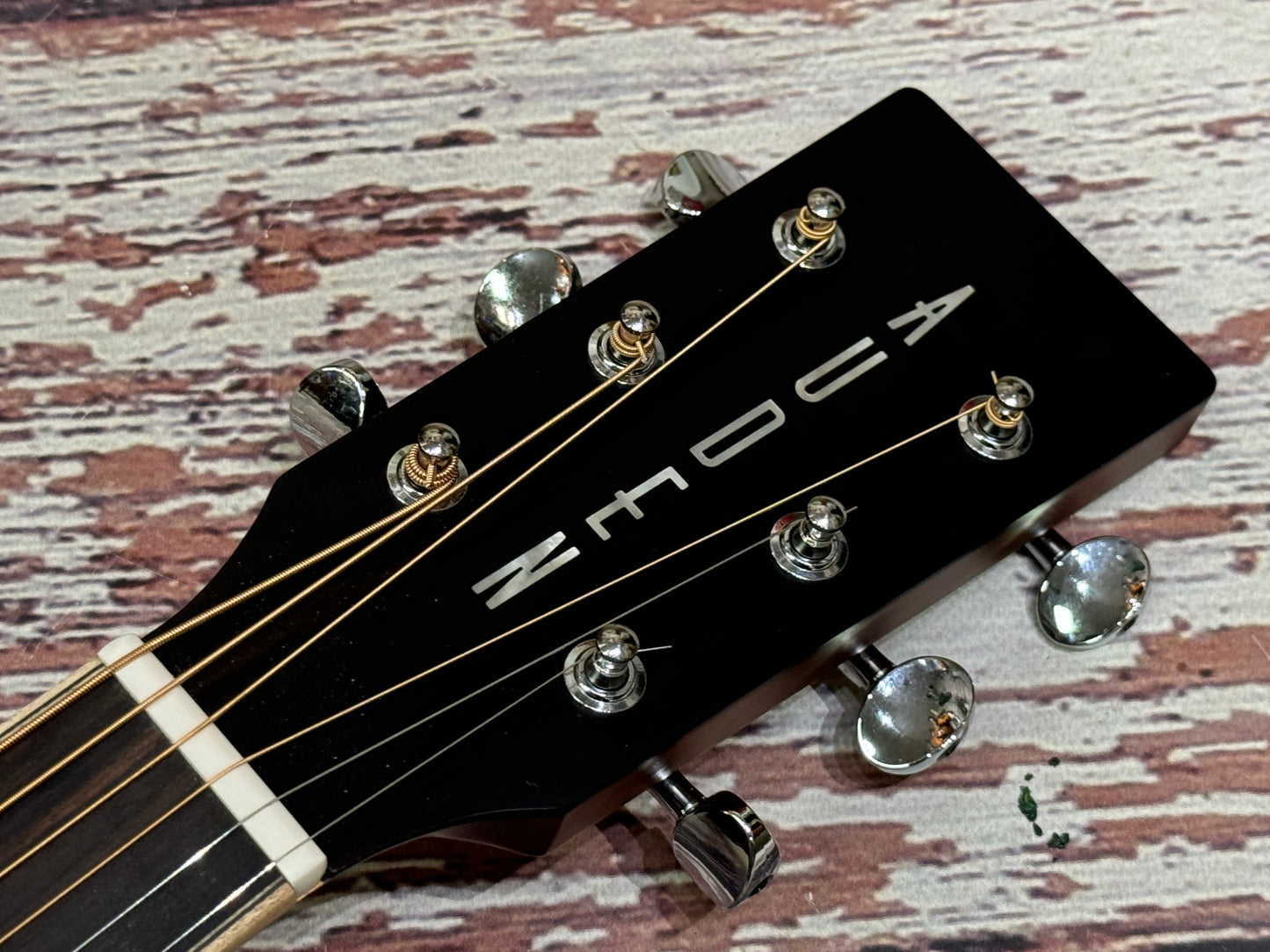 Auden Julia Tobacco series Electro with Deluxe hard case